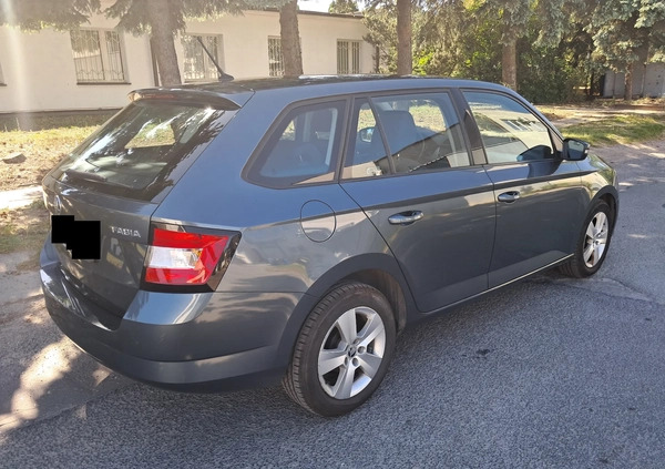 Skoda Fabia cena 27600 przebieg: 231900, rok produkcji 2016 z Poznań małe 154